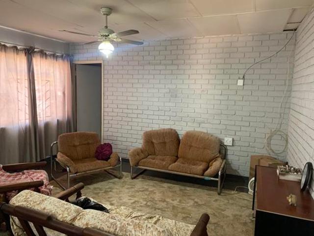 1 Bedroom Apartment in Postmasburg