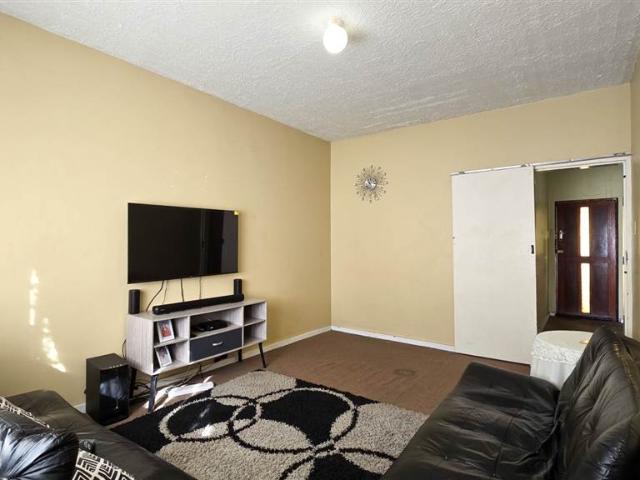 1 Bedroom Apartment in Quigney