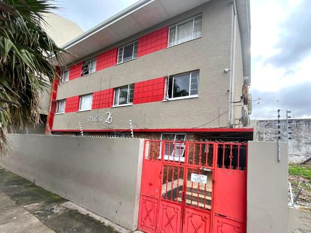 1 Bedroom Apartment in Quigney Beach