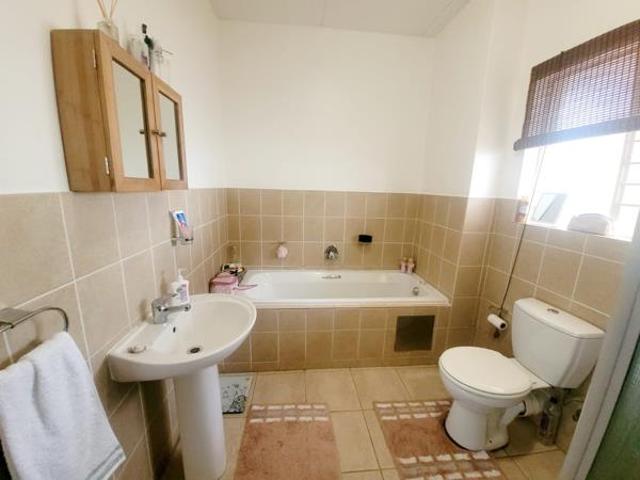 1 Bedroom Apartment in Ruimsig