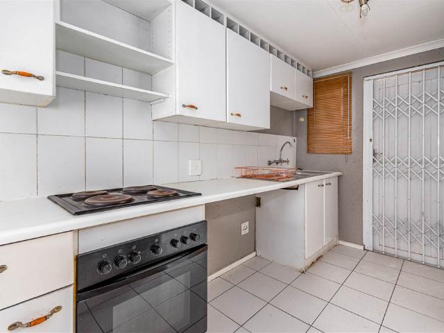 1 Bedroom Apartment in Randpark Ridge
