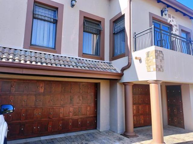 1 Bedroom Apartment in Raslouw Glen