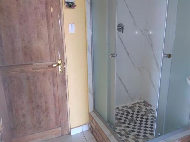 1 Bedroom Apartment in Redcliffe