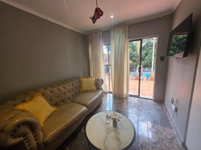 1 Bedroom Apartment in Roodekrans