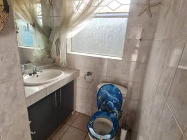 1 Bedroom Apartment in Roodekrans