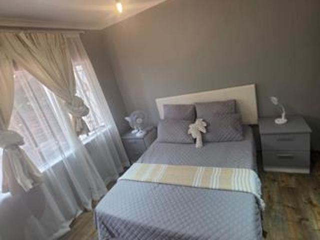 1 Bedroom Apartment in Roodekrans