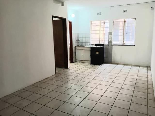 1 Bedroom Apartment in Roodepoort Central