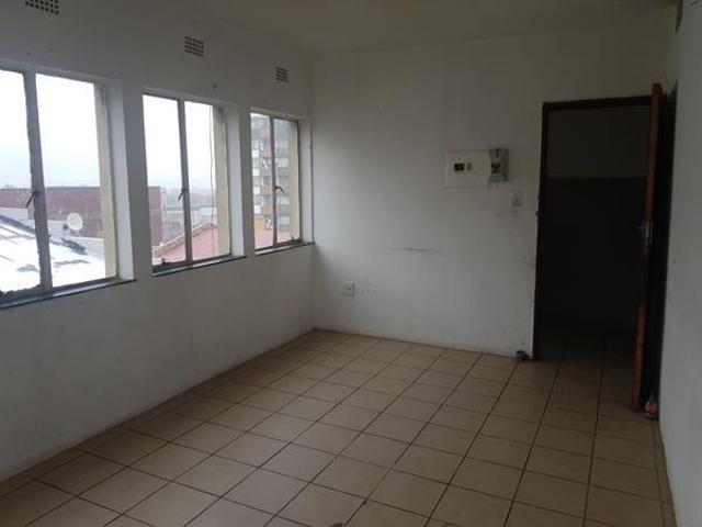 1 Bedroom Apartment in Roodepoort Central