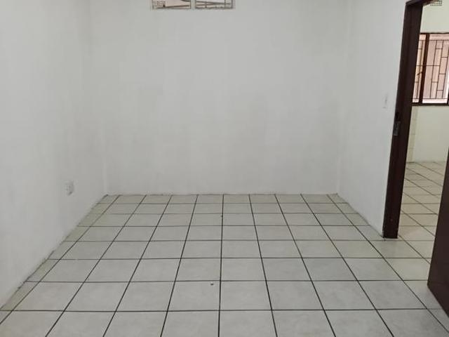 1 Bedroom Apartment in Roodepoort Central