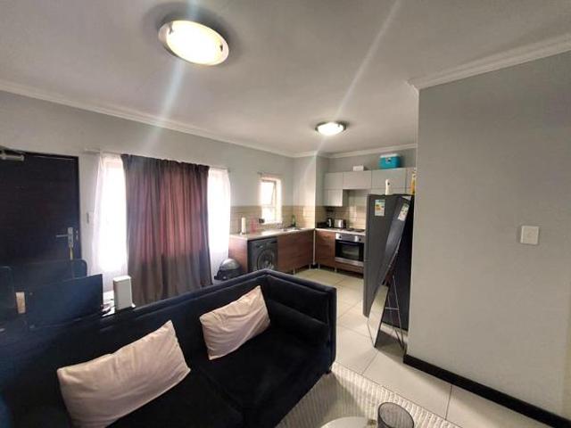 1 Bedroom Apartment in Rooihuiskraal North