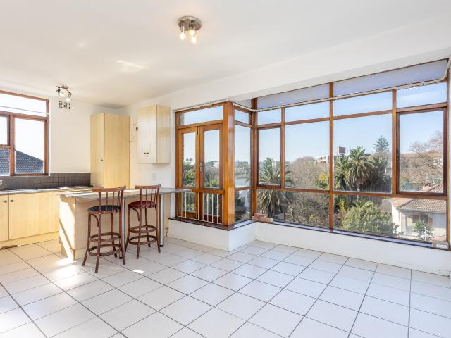 1 Bedroom Apartment in Rondebosch