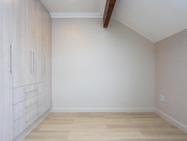 1 Bedroom Apartment in Rondebosch East