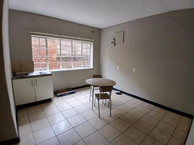 1 Bedroom Apartment in Rosettenville