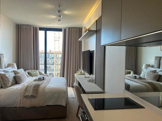 1 Bedroom Apartment in Rosebank