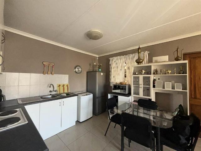 1 Bedroom Apartment in Strand Central
