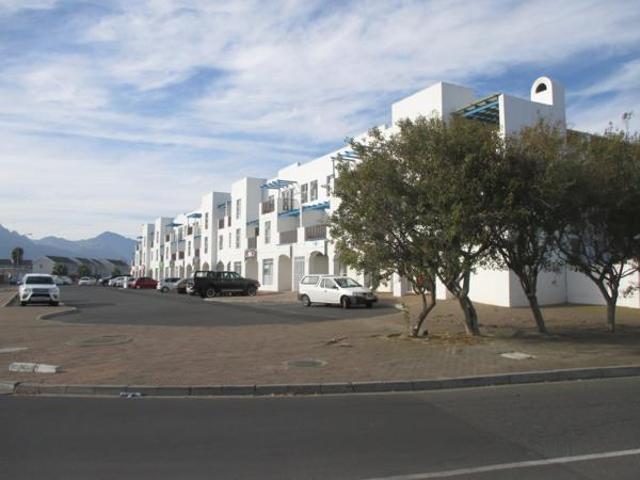1 Bedroom Apartment in Strand Central