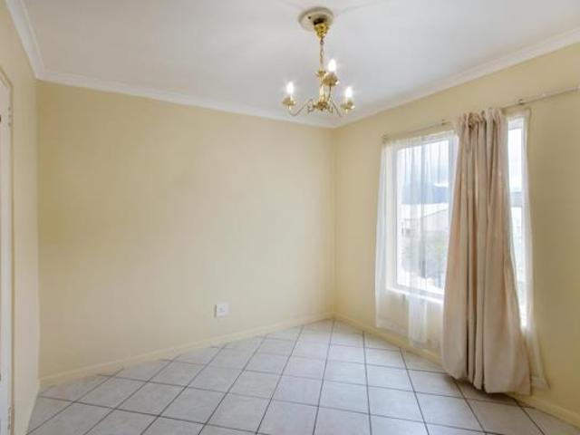 1 Bedroom Apartment in Strand Central