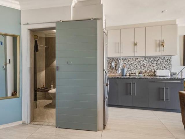 1 Bedroom Apartment in Strand South