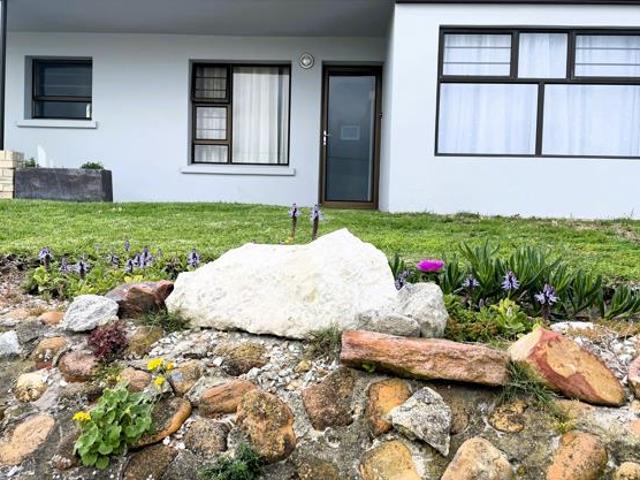 1 Bedroom Apartment in Struisbaai