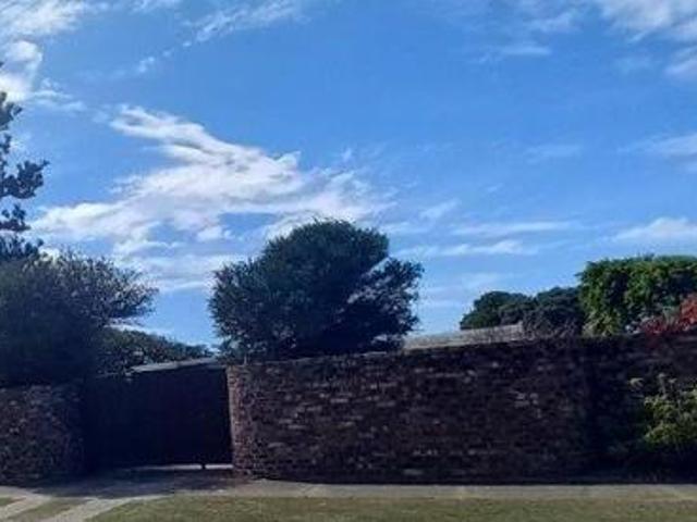 1 Bedroom Apartment in Summerstrand