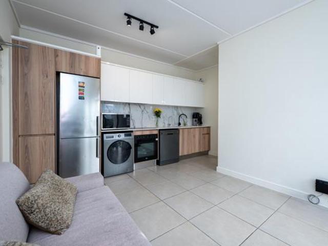 1 Bedroom Apartment in Sandown