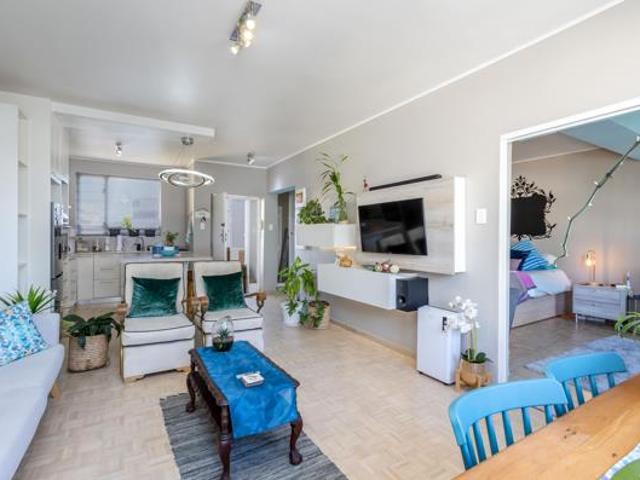 1 Bedroom Apartment in Sea Point