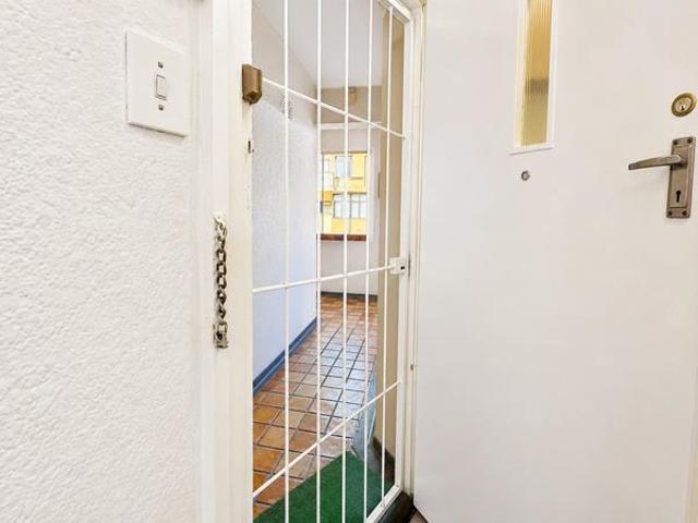 1 Bedroom Apartment in Sea Point