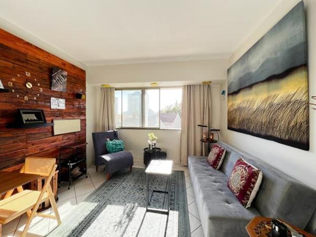 1 Bedroom Apartment in Sea Point