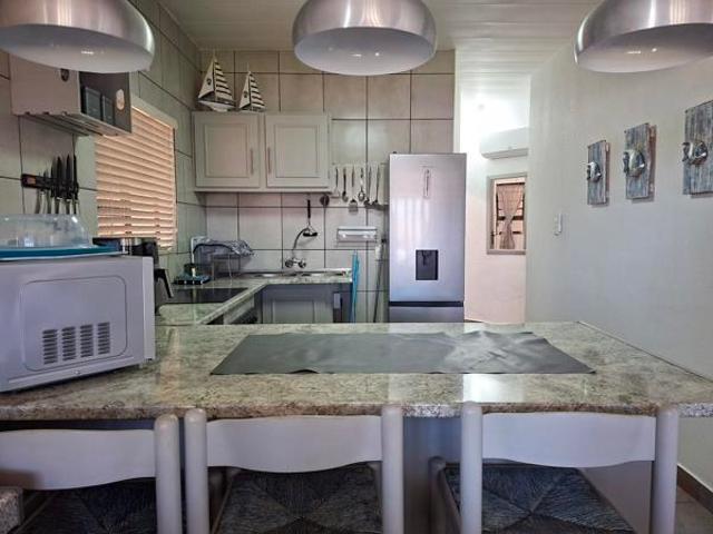 1 Bedroom Apartment in Shelly Beach