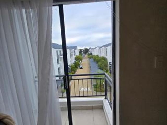 1 Bedroom Apartment in Somerset West Central