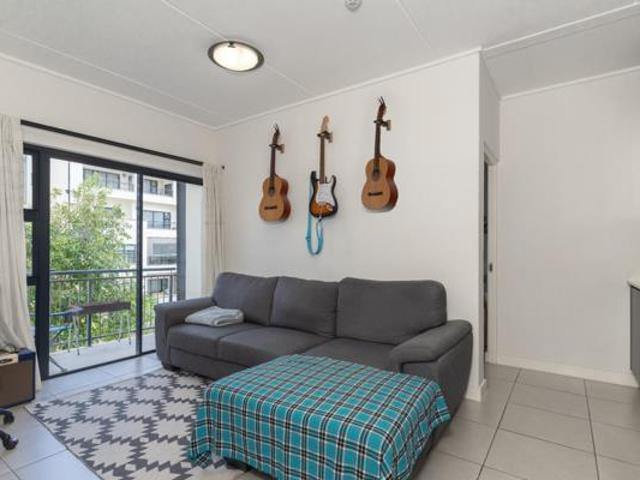 1 Bedroom Apartment in Somerset West Central