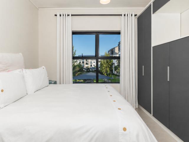 1 Bedroom Apartment in Somerset West Central