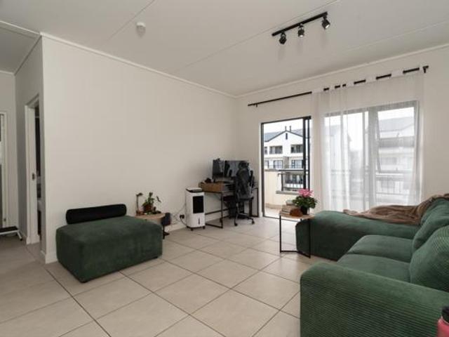 1 Bedroom Apartment in Somerset West Central