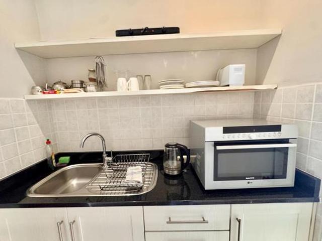 1 Bedroom Apartment in Table View