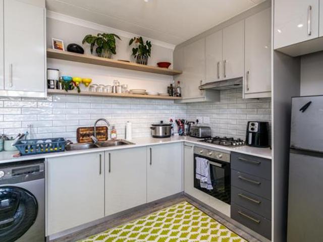 1 Bedroom Apartment in Table View