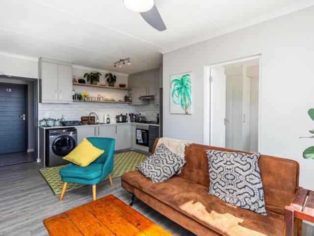 1 Bedroom Apartment in Table View