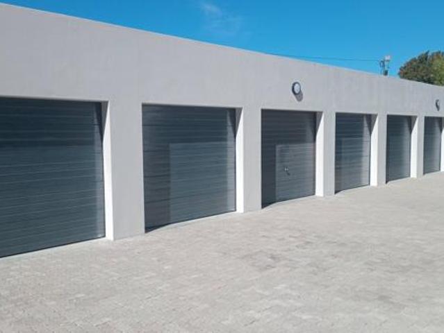 1 Bedroom Apartment in Table View