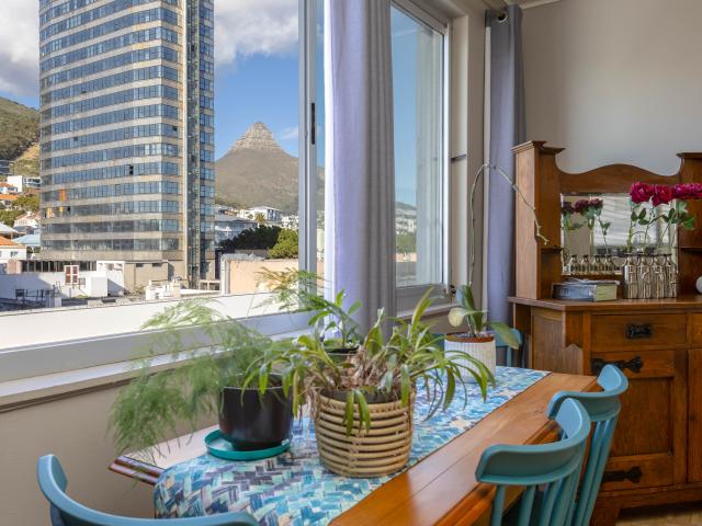 1 Bedroom Apartment in Three Anchor Bay