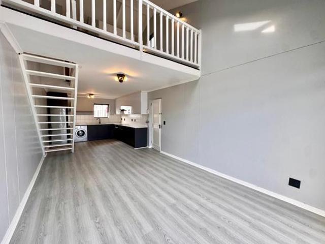 1 Bedroom Apartment in Three Anchor Bay