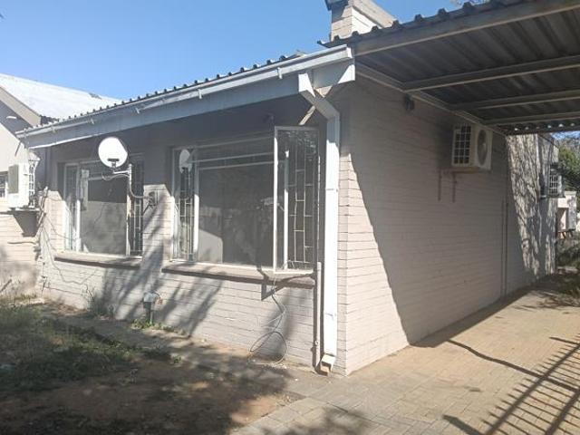 1 Bedroom Apartment in Universitas