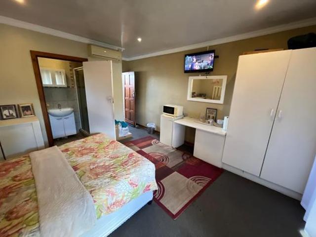 1 Bedroom Apartment in Universitas