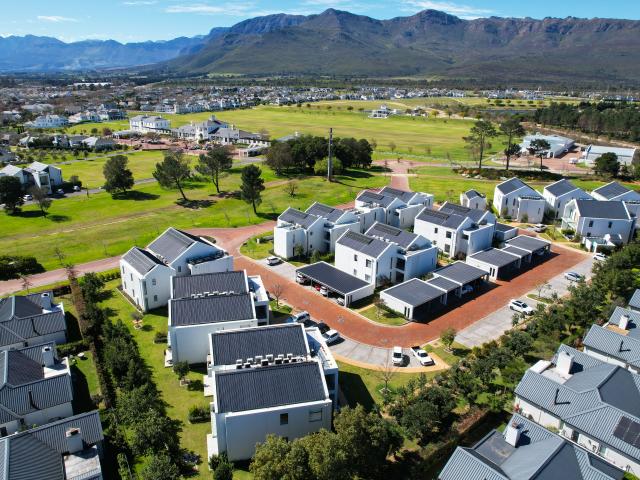 1 Bedroom Apartment in Val de Vie Estate
