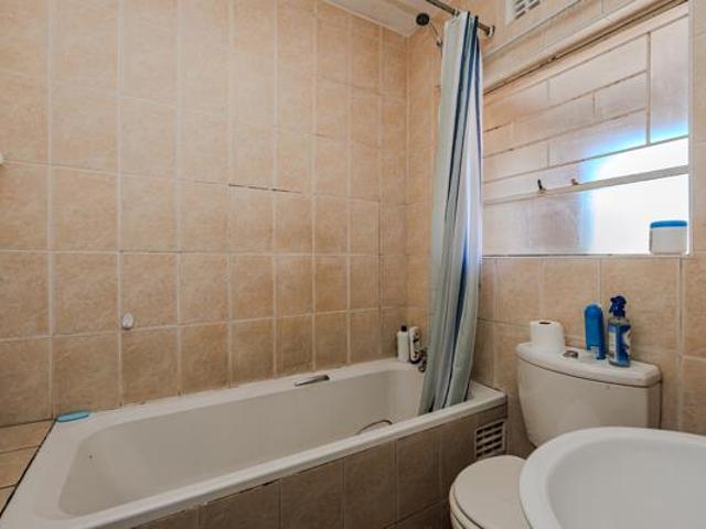 1 Bedroom Apartment in Vanderbijlpark SE2