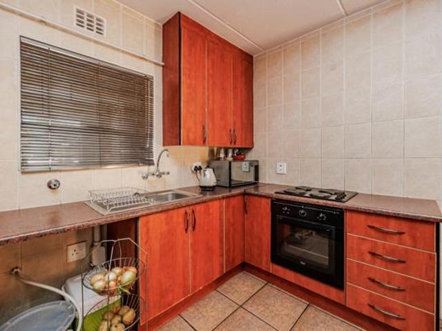 1 Bedroom Apartment in Vanderbijlpark SE