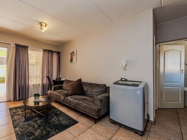 1 Bedroom Apartment in Vanderbijlpark South East