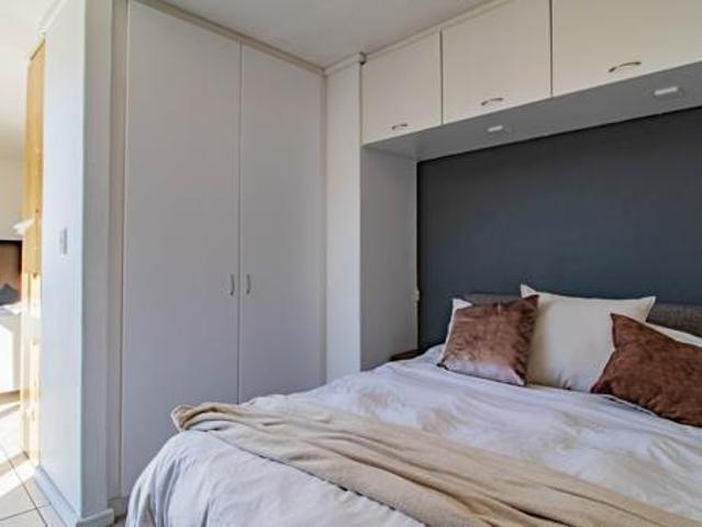 1 Bedroom Apartment in Wynberg