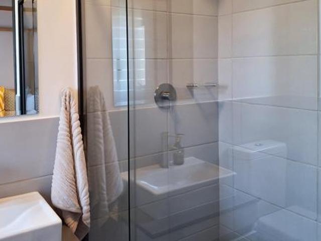 1 Bedroom Apartment in Waterfall