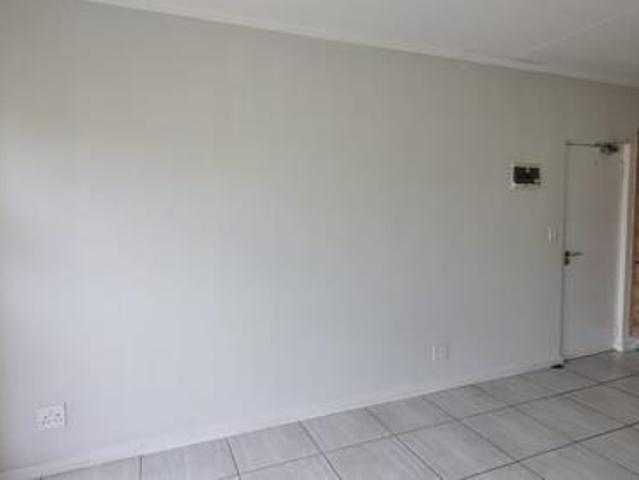 1 Bedroom Apartment in Waterfall