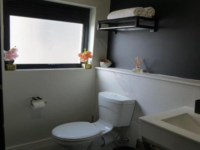 1 Bedroom Apartment in Waterfall