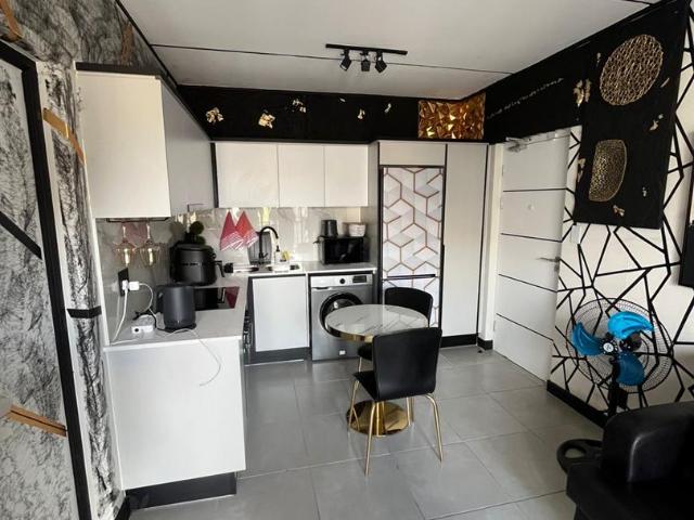 1 Bedroom Apartment in Waterfall